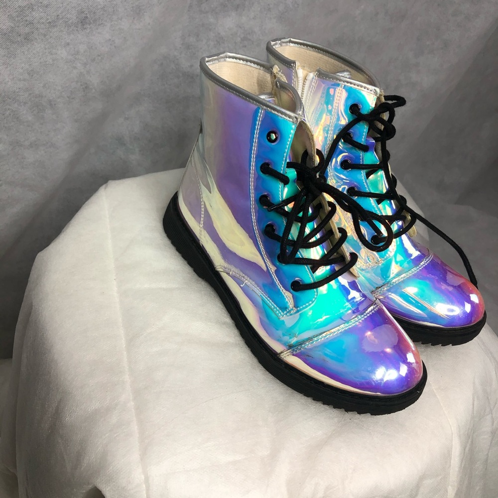 Kid boots